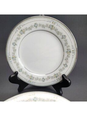 Noritake Norwood Side Dessert Plates Set of 6 White Silver Floral Japan CR160